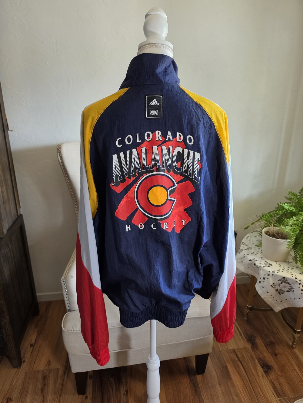 Colorado Avalanche Reverse Retro 2.0 Windbreaker Jacket